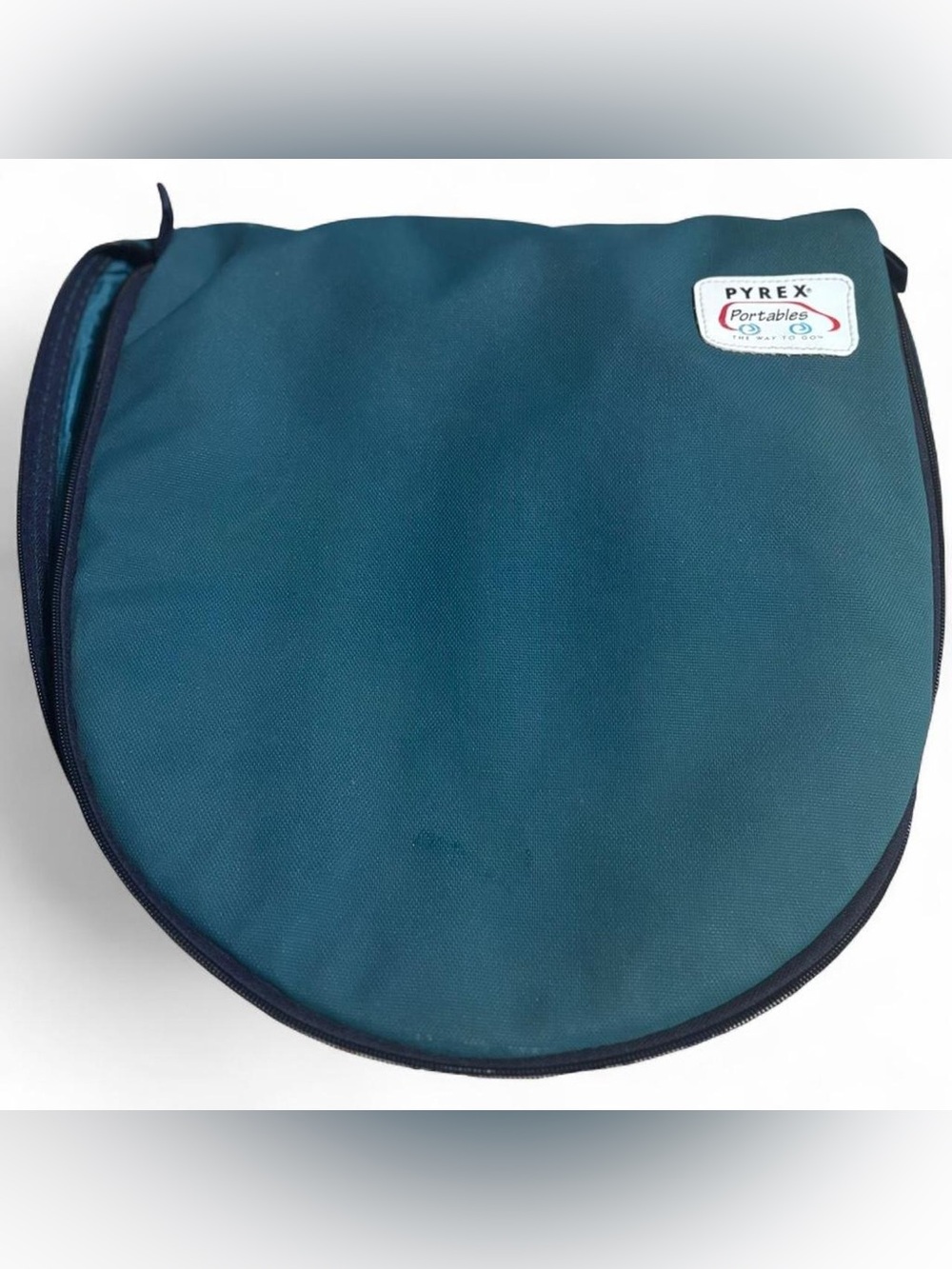 Pyrex Teal Round Portable Case with Navy Trim